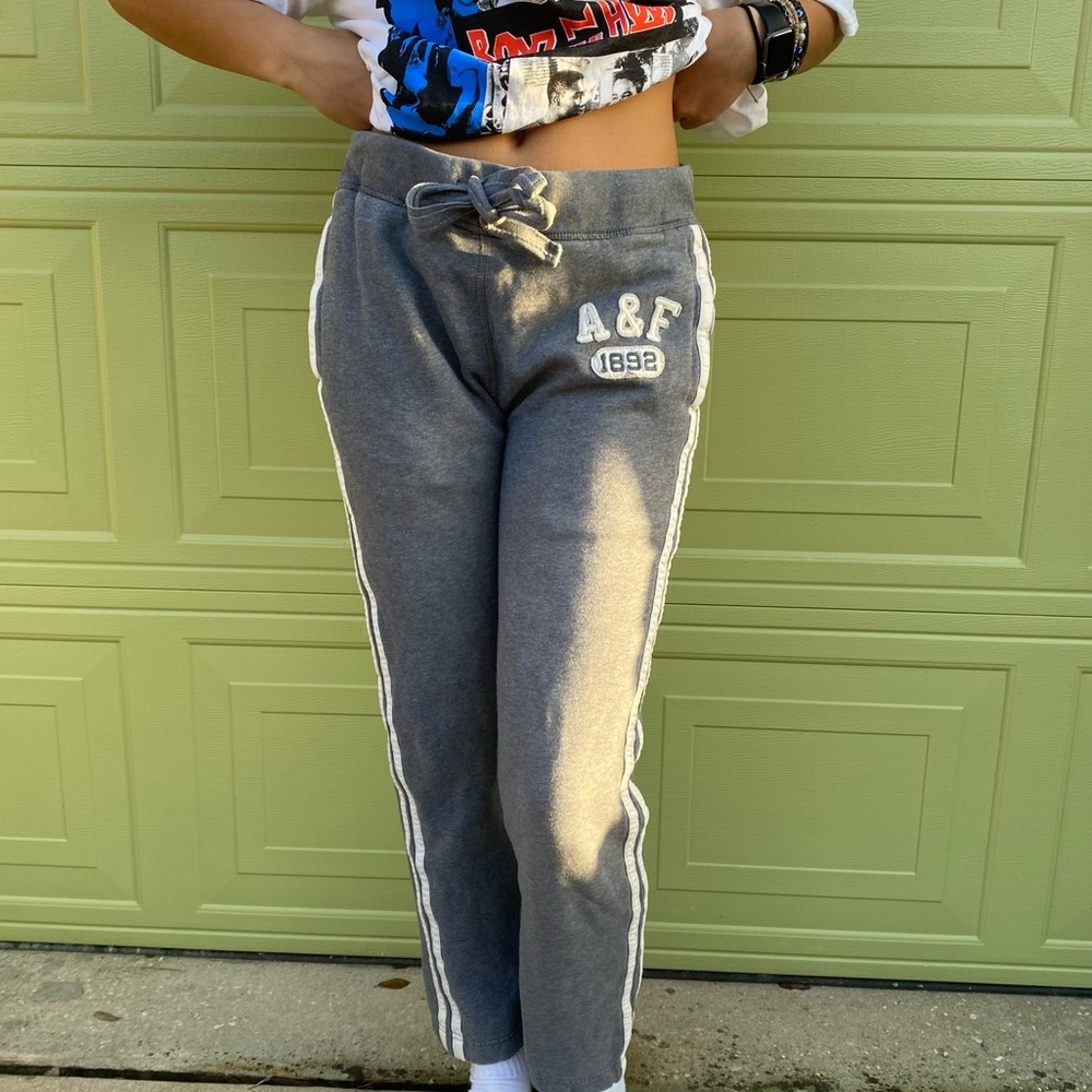 Womens Gray Abercrombie and Fitch Sweatpants Size M